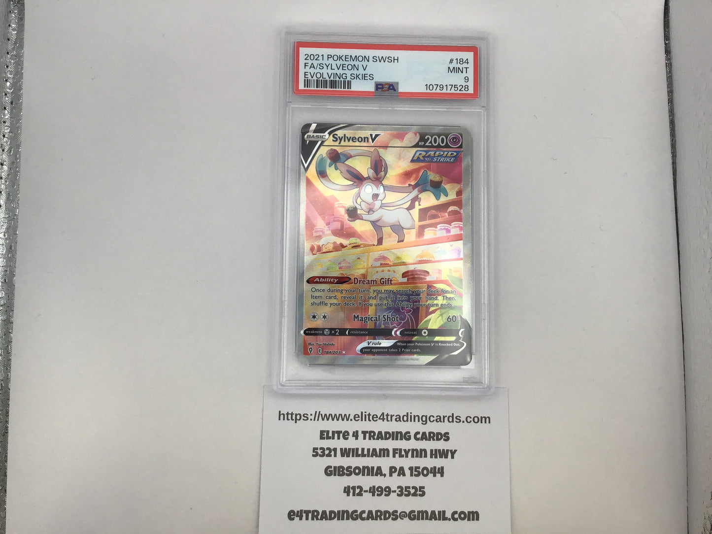 Sylveon V #184 Pokemon Evolving Skies (PSA 9)