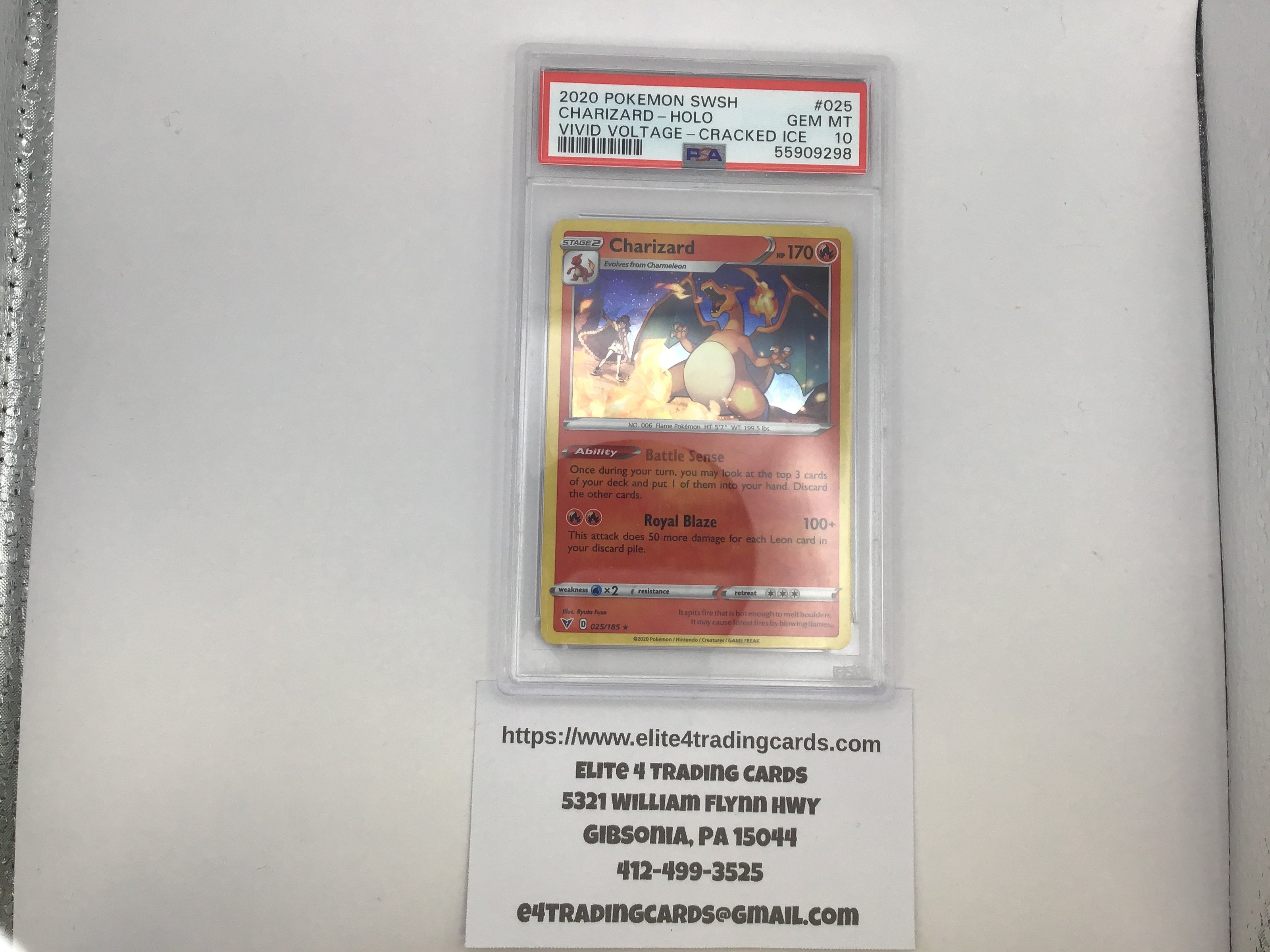 Charizard [Cracked Ice] #25 Pokemon Vivid Voltage (PSA 10)